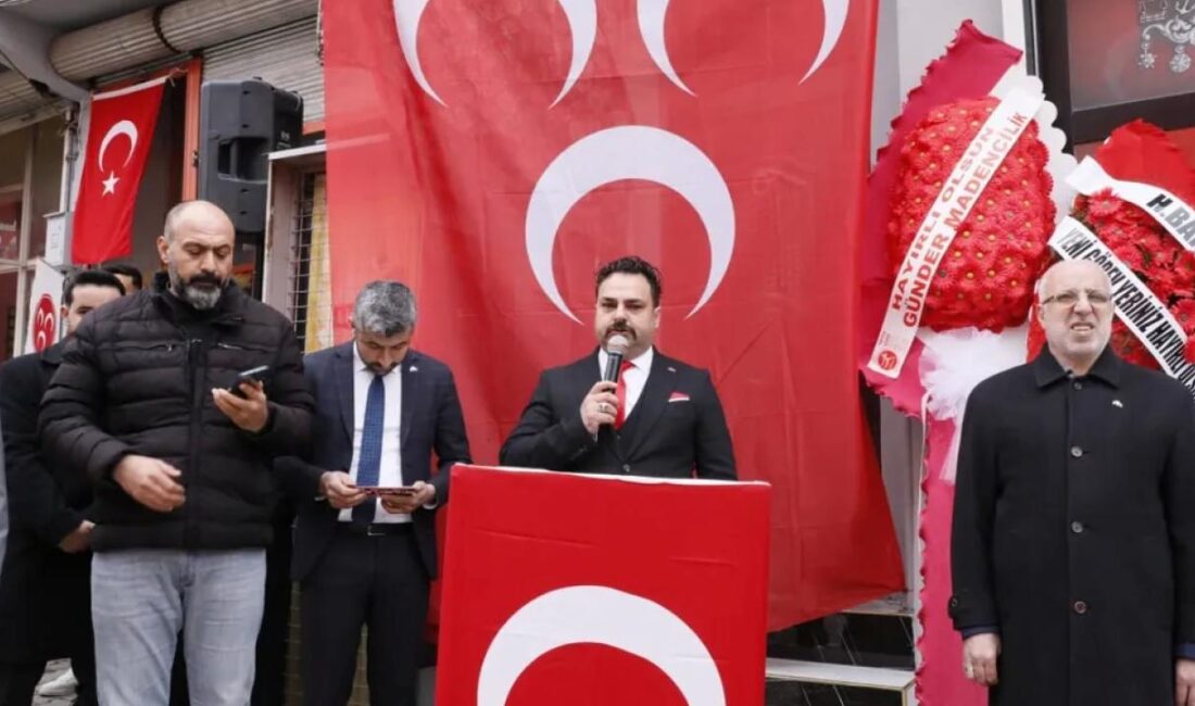MHP Mardin Yeşilli İlçe Başkanlığı'nın yeni binası, düzenlenen bir törenle