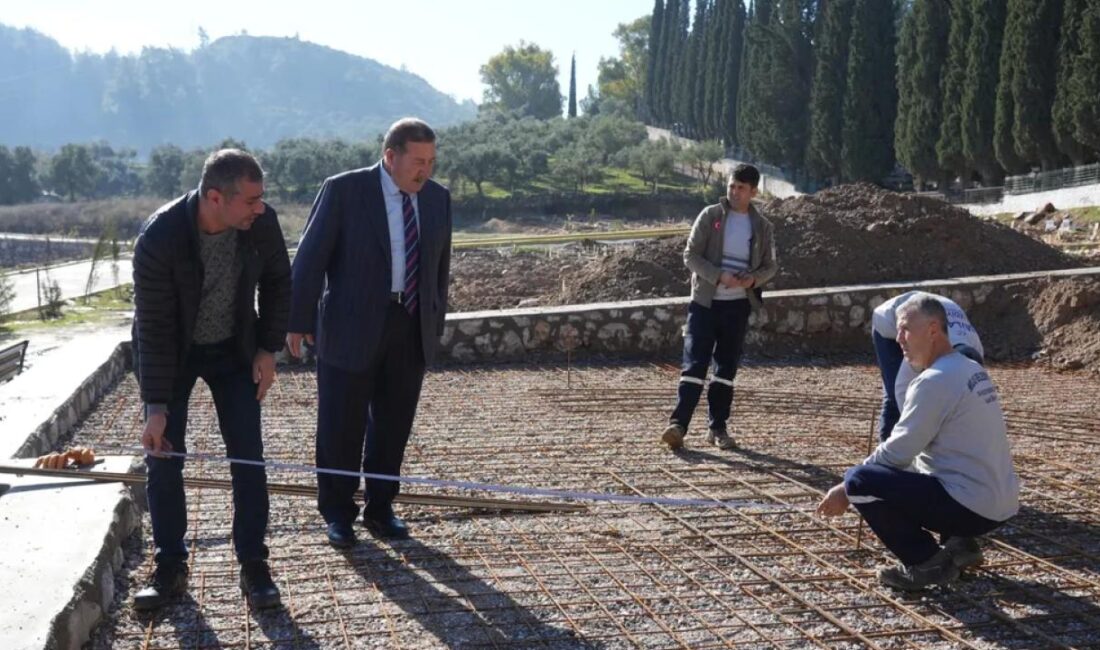 Muğla'da Milas Belediyesi, kahraman şehitlerimizin anısını yaşatmak amacıyla şehitlik anıtı