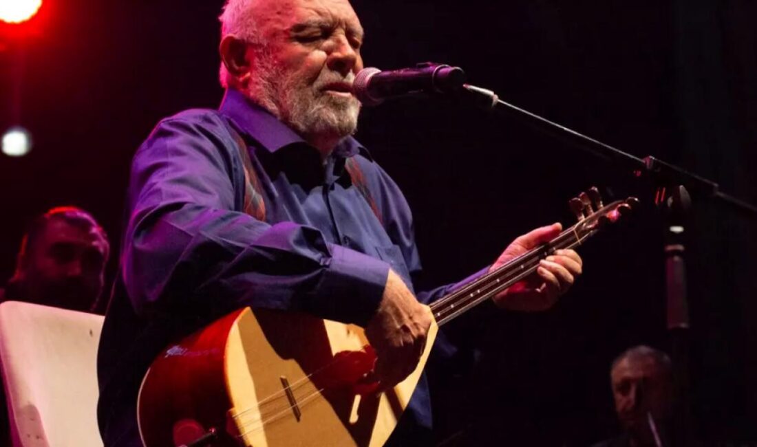 Türk halk müziğinin efsanevi isimlerinden Musa Eroğlu, Jolly Joker Mersin