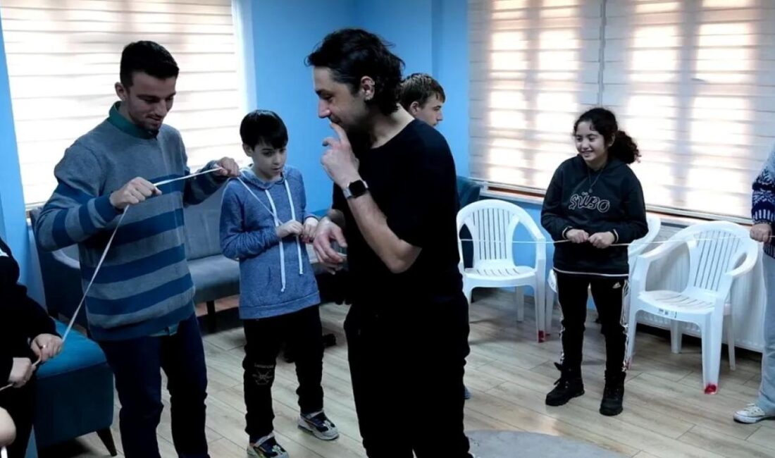 Yaşama Destek Evi, özel çocukların hayatlarına dokunarak onların hayatta daha