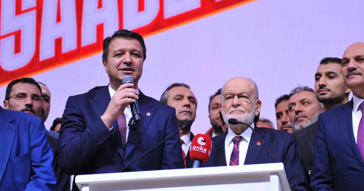 Saadet Partisi 9. Olağan Büyük Kongresi'nde 823 delegenin oyunu alan