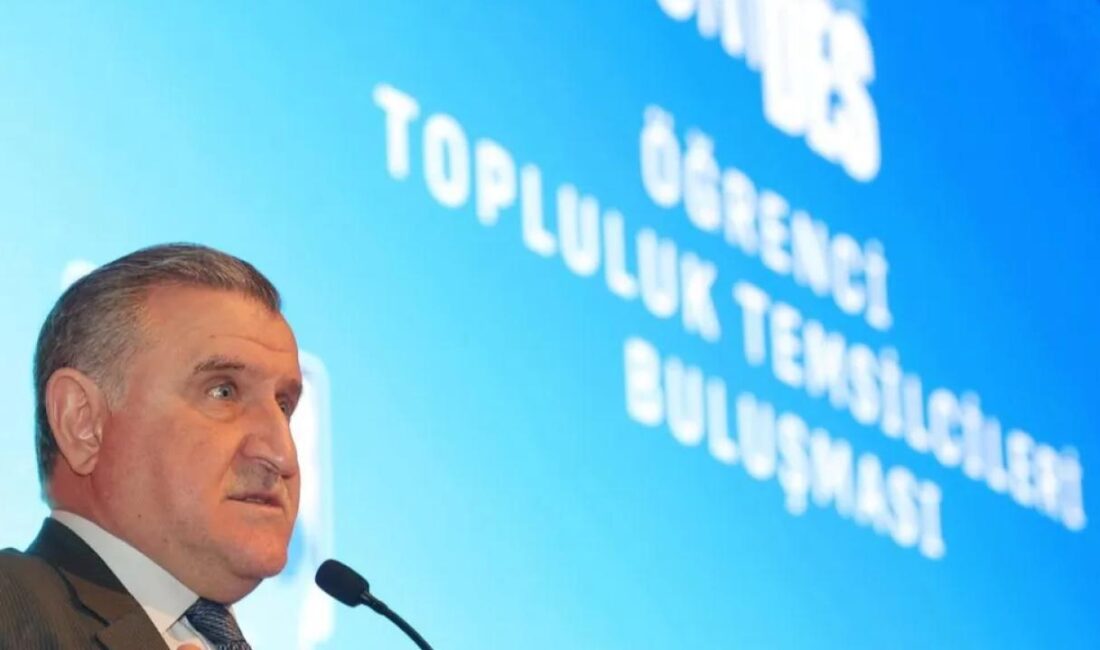 Üniversite öğrenci topluluklarına ayni destek sağlayarak projelerine hibe desteği sunulan