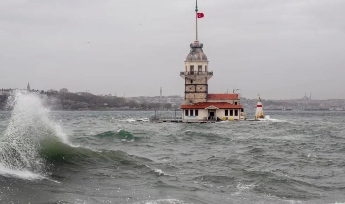 Hava sıcaklıklarının yurt genelinde mevsim normallerinin üzerinde seyredeceği bugün Meteoroloji'den