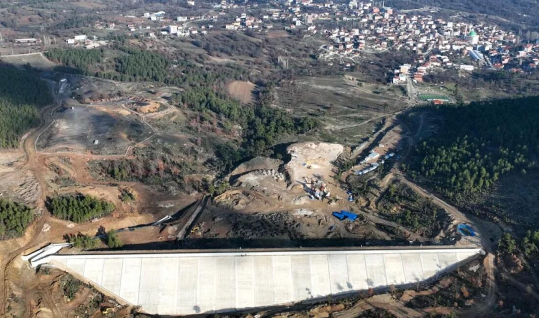 Bursa'nın dağ ilçelerinden Büyükorhan'da Kocadere Göleti’nde çalışmalar son hızla sürüyor.