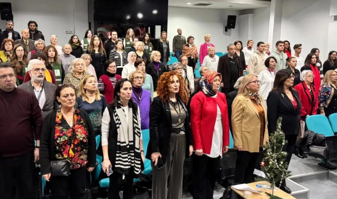 İzmirli Kadınlar, Yeşilay’ın başlattığı” İzmirli Kadınlarla El Ele Bağımlılıkla Mücadele”
