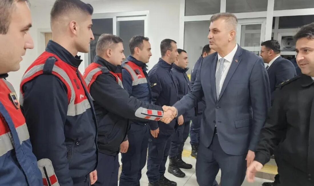 Gölcük Belediye Başkanı Ali Yıldırım Sezer, yılbaşı gecesi görevinin başında