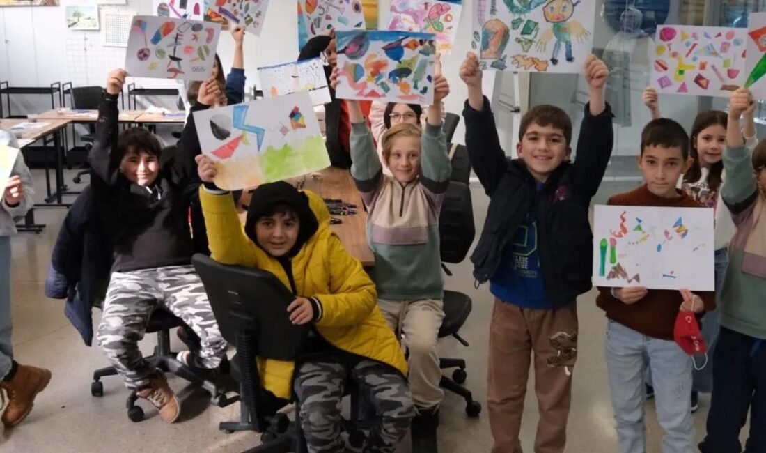 Kocaeli Büyükşehir’in yarıyıl tatil etkinlikleri çocukların yüzlerini güldürmeye devam ediyor.