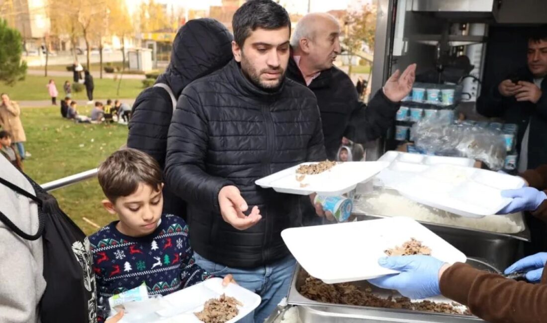 Kocaeli Büyükşehir Belediyesi Mobil Afet Tırları, Darıca'da yaşanan doğalgaz patlamasından