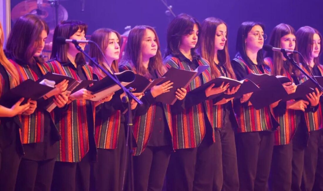 Konya Selçuklu Belediyesi Sanat Akademisi ‘Genç Korosu’ hazırladığı Erkin Koray