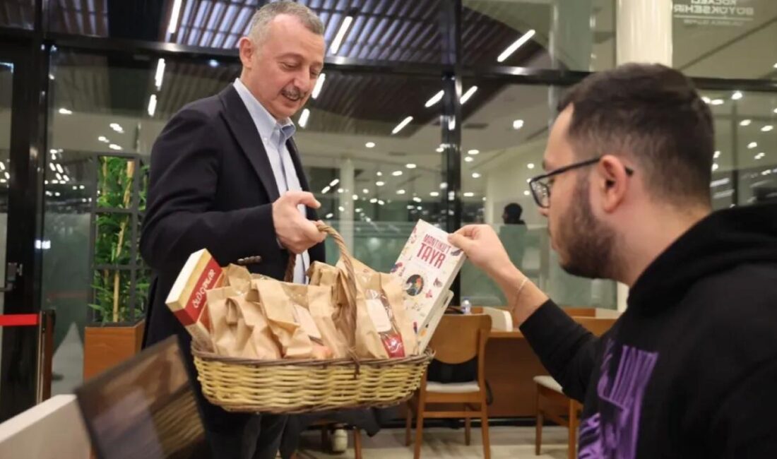 Öğrenciler yeni yıla kütüphanede ‘merhaba’ dedi Kocaeli Büyükşehir Belediye Başkanı Doç. Dr. Tahir Büyükakın, 2024 yılının