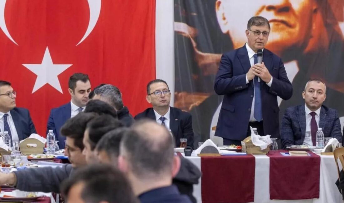 İzmir Büyükşehir Belediye Başkanı Dr. Cemil Tugay, çeşitli açılış ve