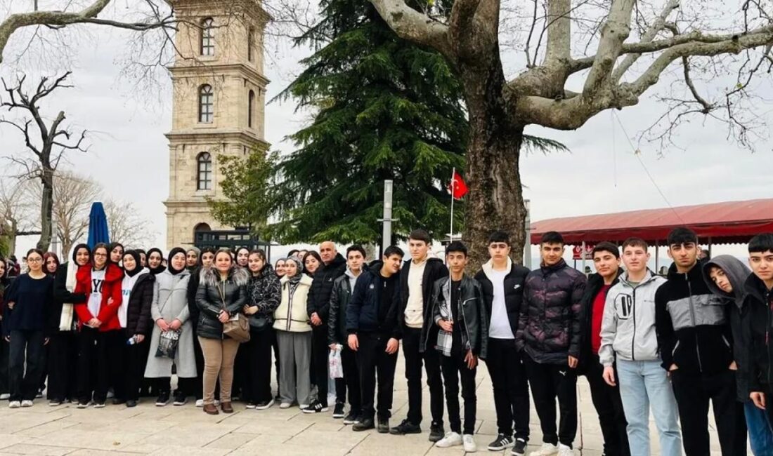 Bursa Gürsu Belediyesi Geçmişten Geleceğe Ecdadın İzinde programı kapsamında gençleri