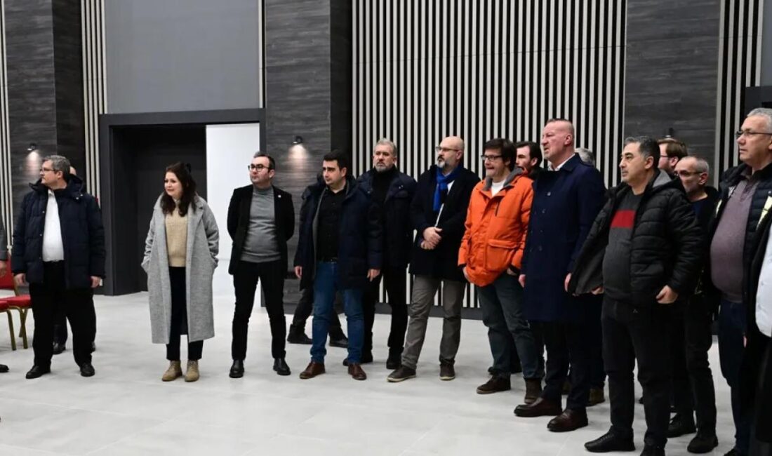 Bursa Karacabey Belediyesi Ergün Koç Kültür Merkezi'nde açılan Kent Cafe,