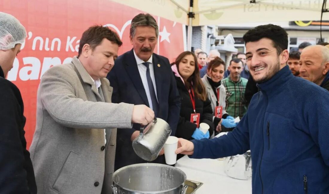 Bursa'nın Osmangazi ilçesinde mahalle mahalle gezerek vatandaşlarla buluşan Osmangazi Belediye