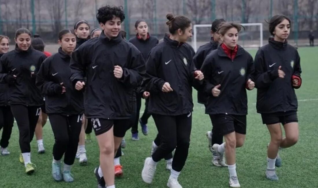 Diyarbakır Büyükşehir Belediyesi bünyesinde kurulan Kadın Futbol Takımı 3’üncü Lig’e