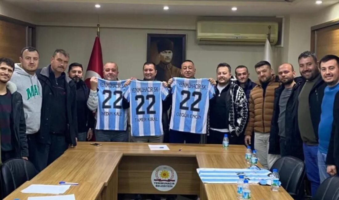Yenimuhacir Belediye Başkanı Tamer Kıral, gerçekleştirilen toplantıda Yenimuhacir Spor’un geleceği
