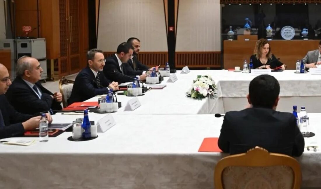 Cumhurbaşkanlığı İletişim Başkanı Fahrettin Altun, Bakanlıkların basın müşavirleriyle Cumhurbaşkanlığı Külliyesi'nde