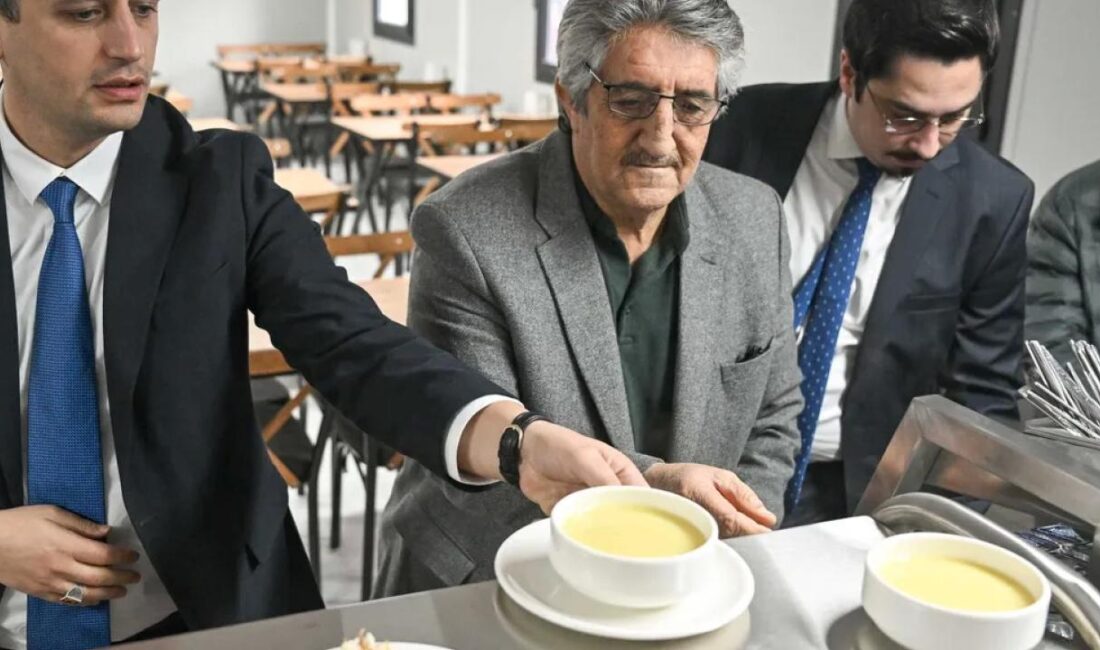 İzmir Bornova Belediyesi, sosyal belediyecilik anlayışıyla hayata geçirdiği Kent Lokantaları’na