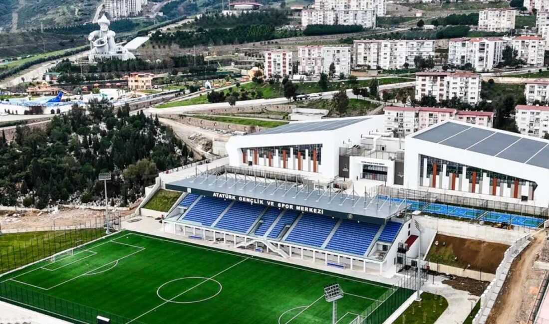 İzmir Karabağlar Belediyesi’nin, İzmir Büyükşehir Belediyesi iş birliğiyle yapımını sürdürdüğü Uzundere
