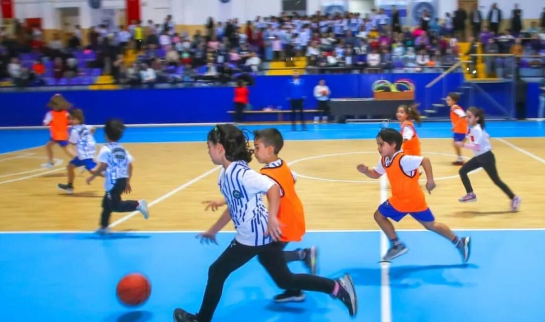 İzmir'de Karabağlar Belediyesi, Spor Okullarına katılan öğrenciler için sömestr tatilinde