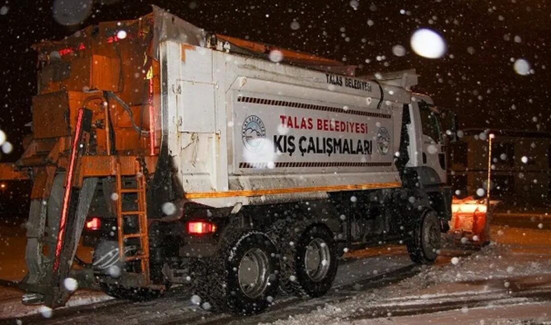 Kayseri Talas Belediye Başkanı Mustafa Yalçın, devam eden kar yağışıyla