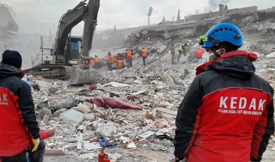 Keşan Doğal Afet Arama Kurtarma Derneği Başkanı Gökhan Yumuşak, 6