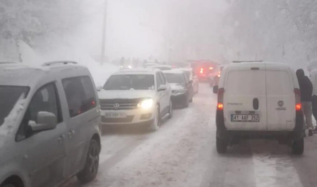 Hafta sonu Kartepe Kayak Merkezi’ne giden günübirlik tatilciler aynı anda