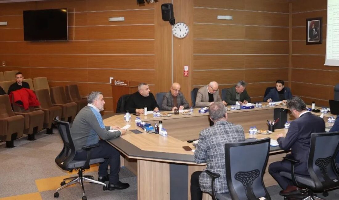 Kocaeli Büyükşehir’in encümen toplantısında, son kullanma tarihi geçmiş ürünlerin raflarda