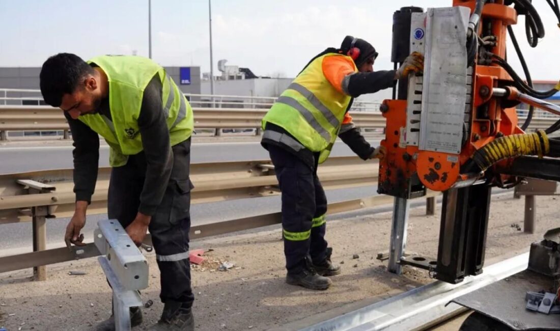 Kocaeli Büyükşehir Belediyesi, il genelinde yıpranmış ya da hasarlı otokorkulukları