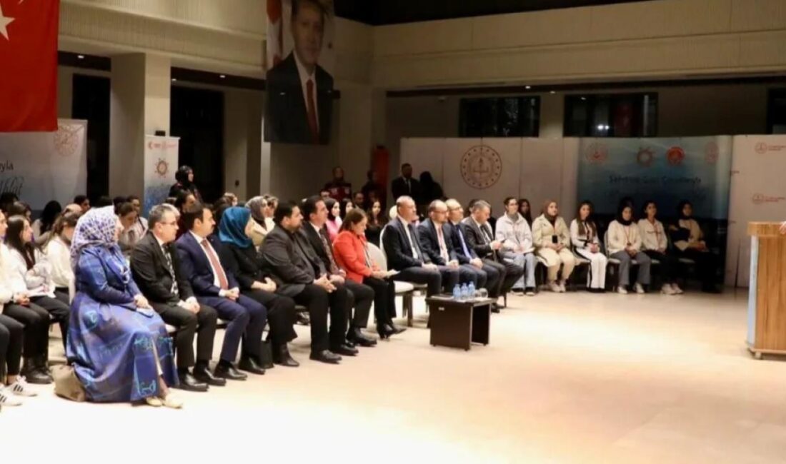 Millî Eğitim Bakan Yardımcısı Nazif Yılmaz, "Maziden Atiye Ahlat Projesi"