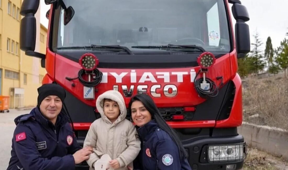 Eskişehir Büyükşehir Belediye Başkanı Ayşe Ünlüce, okuma yazma öğrendikten sonra