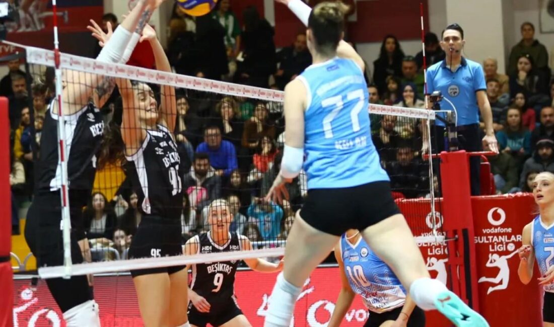 Bursa'da Nilüfer Belediyespor Eker Kadın Voleybol Takımı, sahasında konuk ettiği