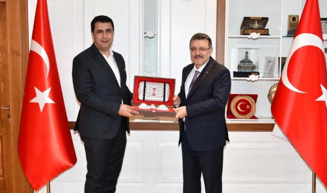 Trabzon Büyükşehir Belediye Başkanı Ahmet Metin Genç, Hakkari’nin Şemdinli ilçesi