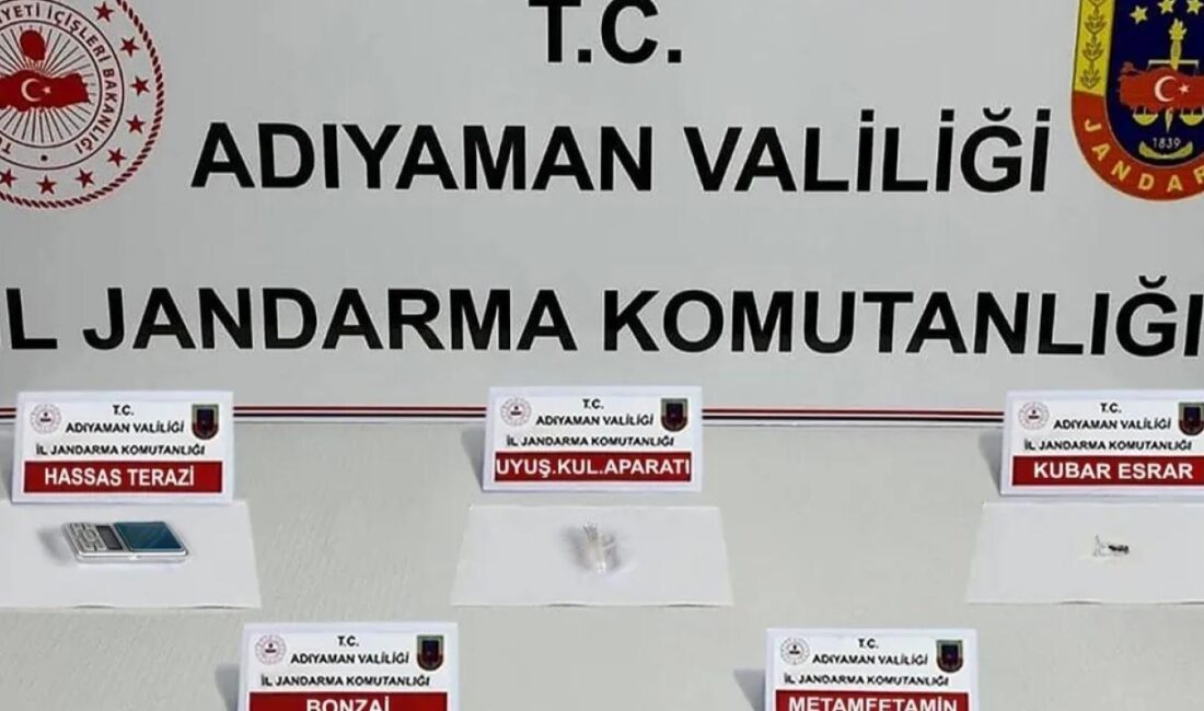 Adıyaman İl Jandarma Komutanlığı ekipleri, uyuşturucu satıcıları ve kullanıcılarına yönelik