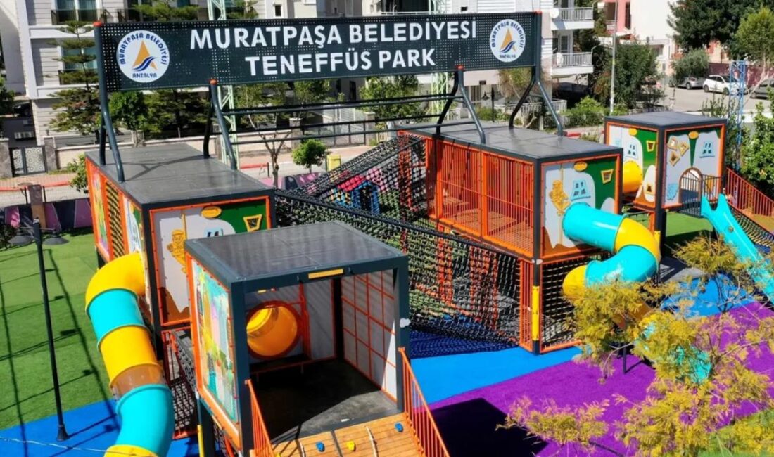 Antalya’da Muratpaşa Belediyesi’nin açık hava çocuk oyun dünyası Teneffüs Park’a
