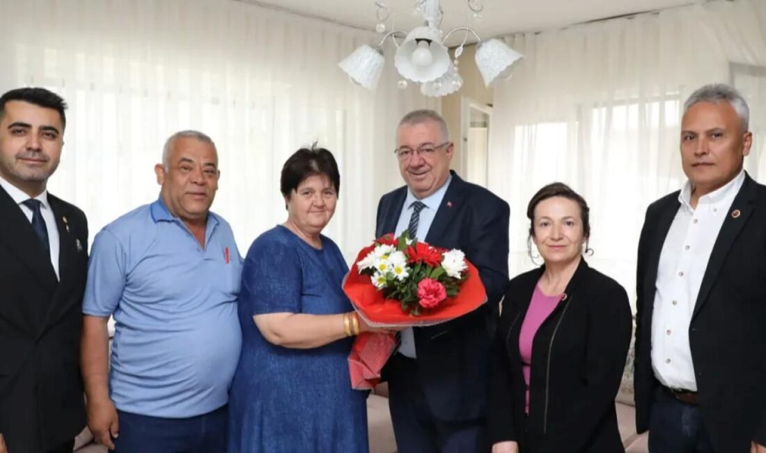 Balıkesir Edremit Belediye Başkanı Mehmet Ertaş, şehit ailelerine yönelik duyarlılığı