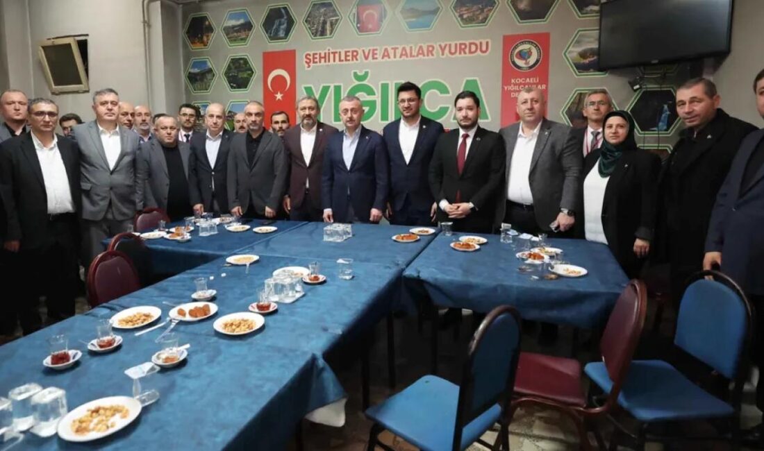 Kocaeli Büyükşehir Belediye Başkanı Doç.Dr.Tahir Büyükakın, Kocaeli Yığılcalılar Derneği’nin düzenlediği
