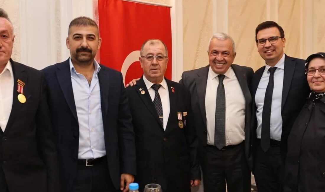 Bursa Nilüfer Belediye Başkanı Şadi Özdemir, şehit aileleri ve gaziler