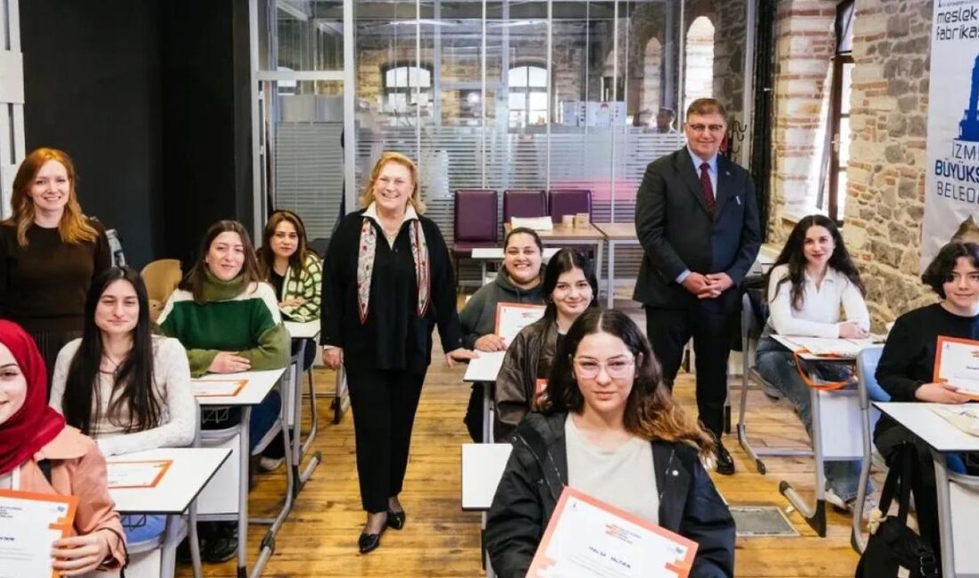 Sabancı Vakfı Mütevelli Heyeti Başkanı Güler Sabancı, İzmir Büyükşehir Belediye