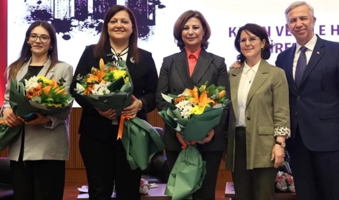 Eskişehir Büyükşehir Belediye Başkanı Ayşe Ünlüce,  Ankara Büyükşehir Belediyesi ve