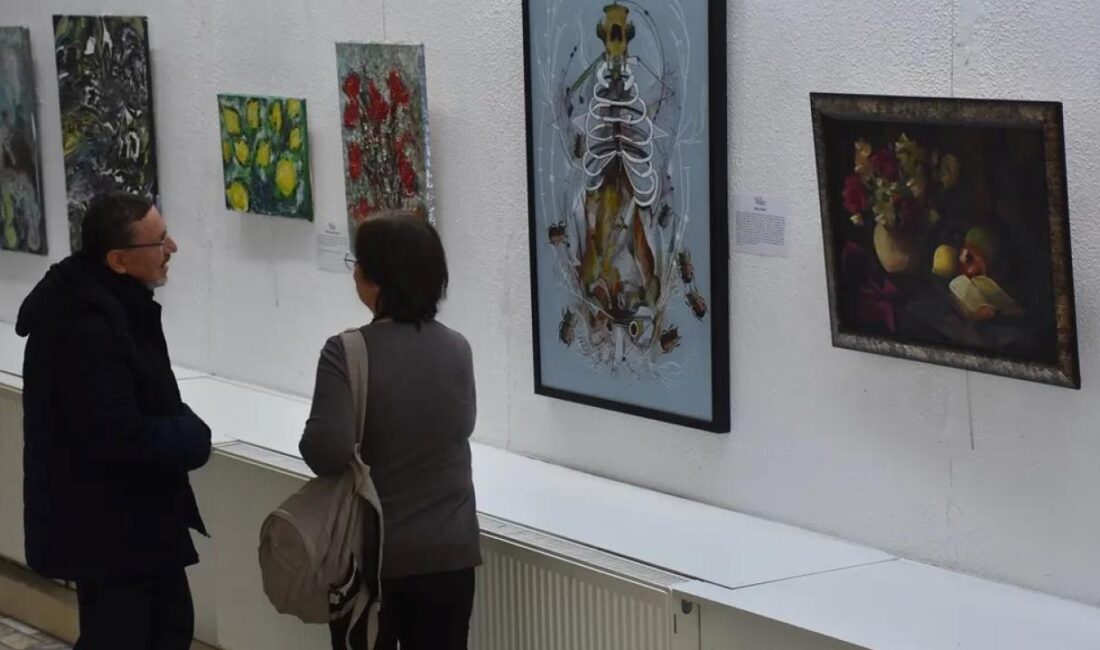 Bursa Güzel Sanatlar Birliği Derneği (Bursa GSBD), üyelerinin eserlerinden oluşan