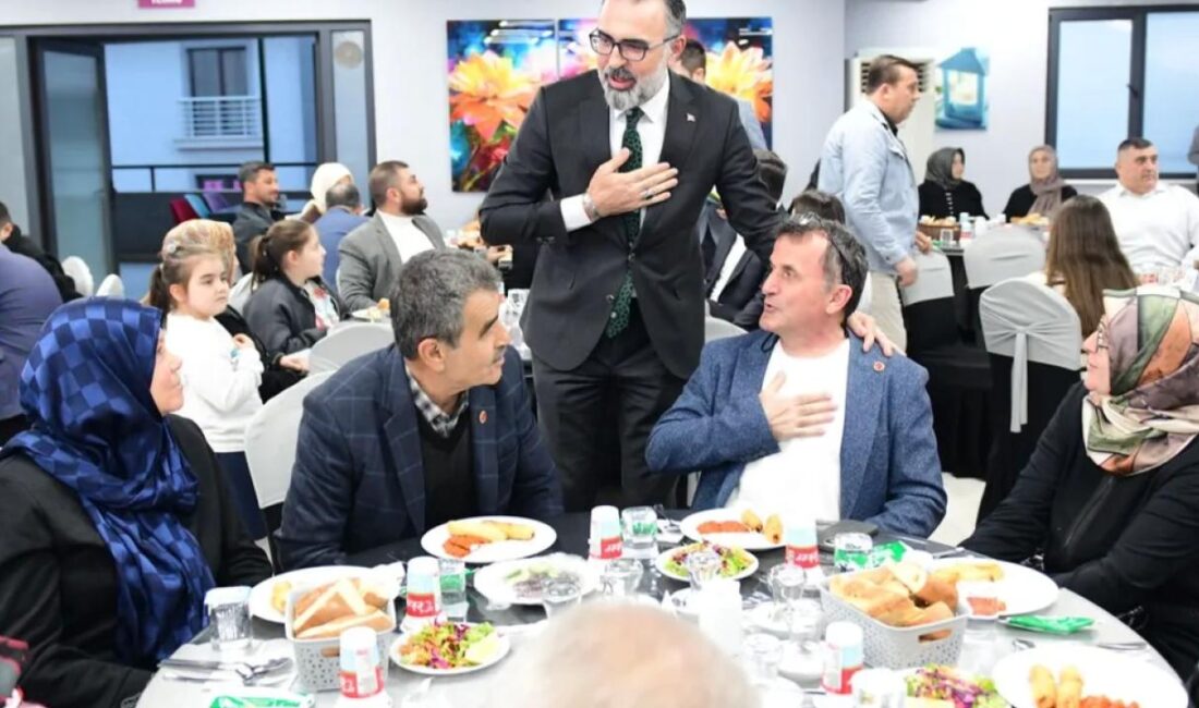 Bursa Kestel Belediyesi, ilçedeki mahalle muhtarlarıyla iftar programında bir araya