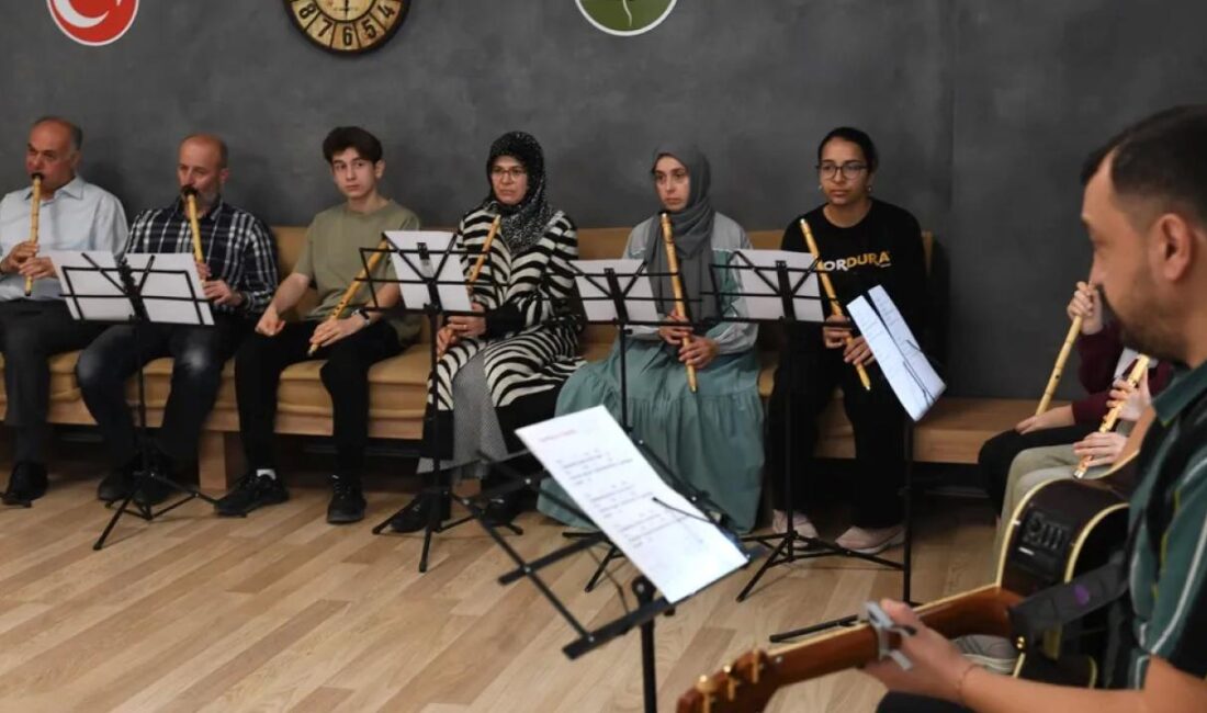 Bursa'da Osmangazi Belediyesi Yetenek Evleri’nde eğitim alan öğrencilerin 18 Mart