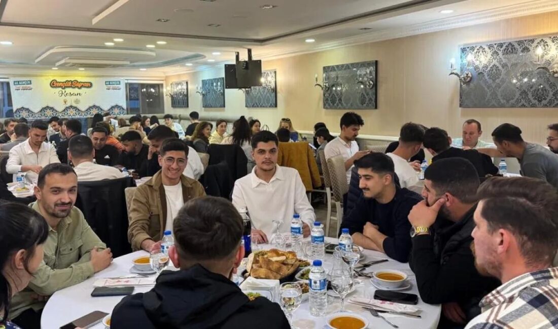 Edirne'nin Keşan ilçesinde AK Parti Keşan Gençlik Kolları, Saros Hotel’de