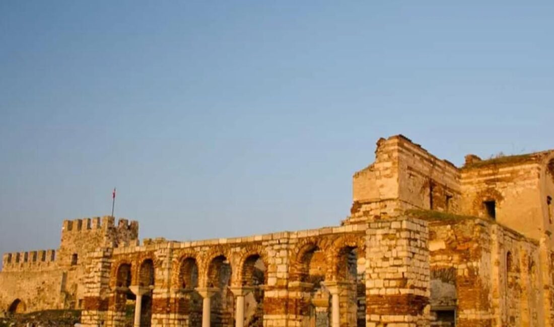 Edirne Keşan'da Enez Sahil Sakinleri Derneği ve Kartopu Enez Gönüllüleri Derneği,