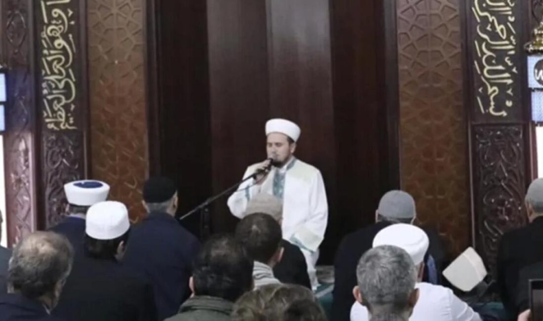 Bursa'da İnegöl Belediyesi’nin teravih programları kapsamında Cerrah Merkez Camisinde İnegöllülerle