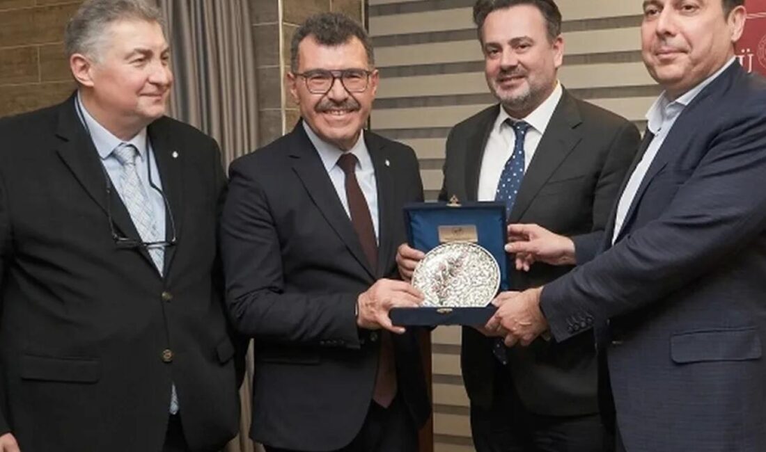 Bursa İTÜ Mezunları Derneği, geleneksel olarak düzenlediği iftar programında mezunlarını