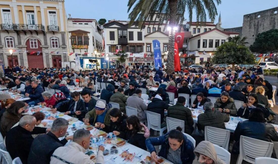 İzmir Büyükşehir Belediye Başkanı Dr. Cemil Tugay, ramazan ayında Büyükşehir