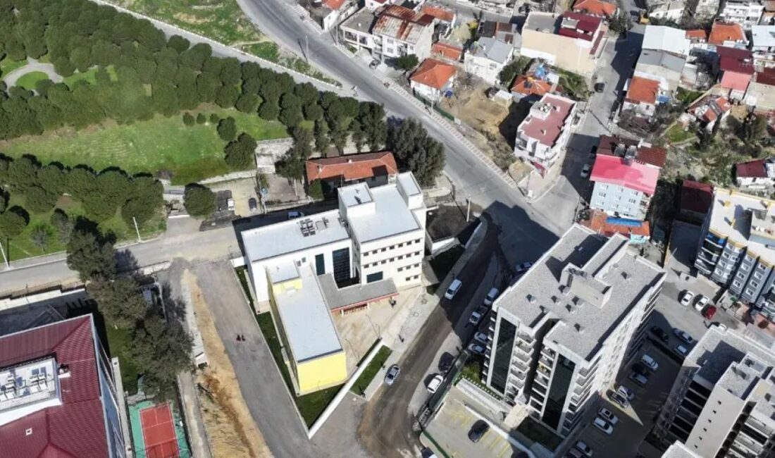 İzmir Büyükşehir Belediyesi, Karabağlar’ın Uzundere semtindeki kentsel dönüşüm alanında projelendirdiği