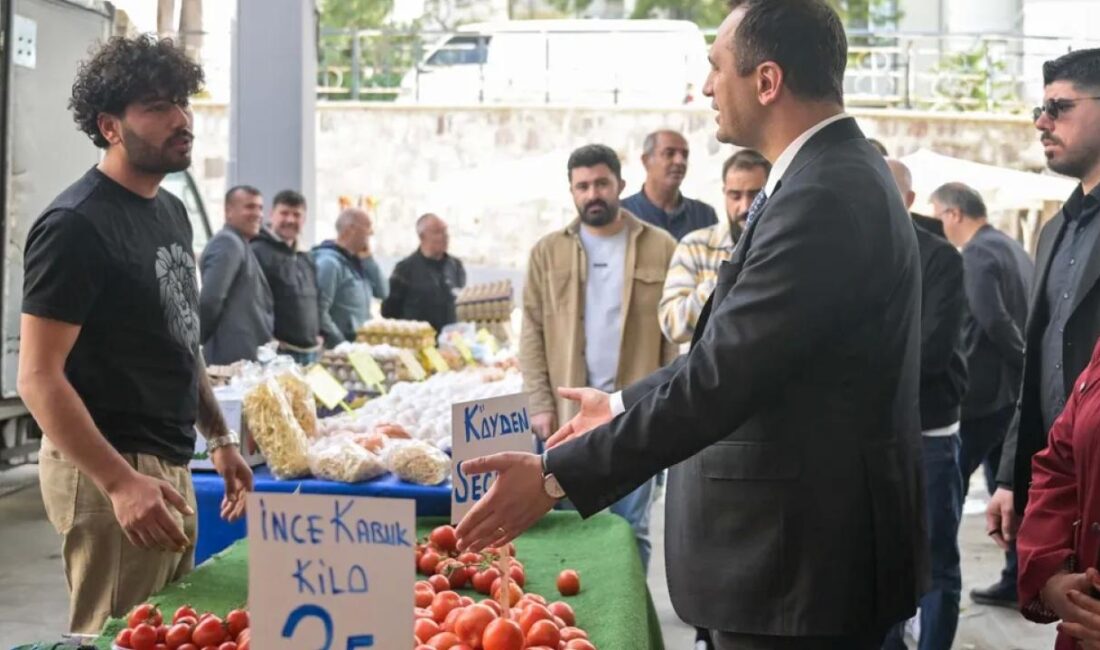 İzmir'de Bornova Belediye Başkanı Ömer Eşki, saha gezileri kapsamında EVKA-3